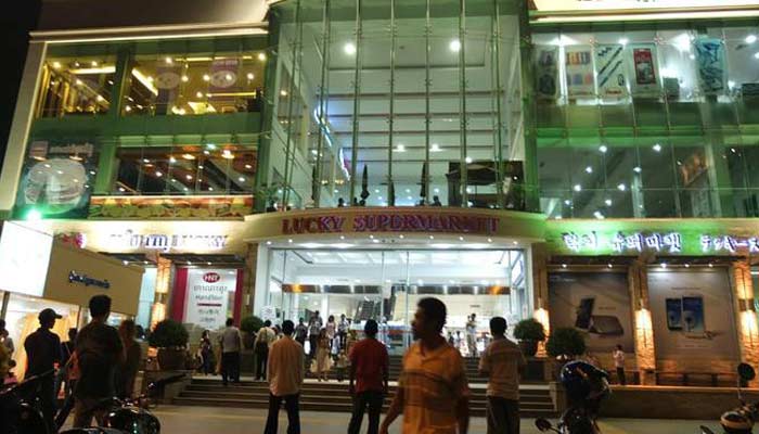 柬埔寨高棉與娛樂(lè)中心幕墻駁接爪的應(yīng)用 柬埔寨高棉與娛樂(lè)中心幕墻駁接爪的應(yīng)用